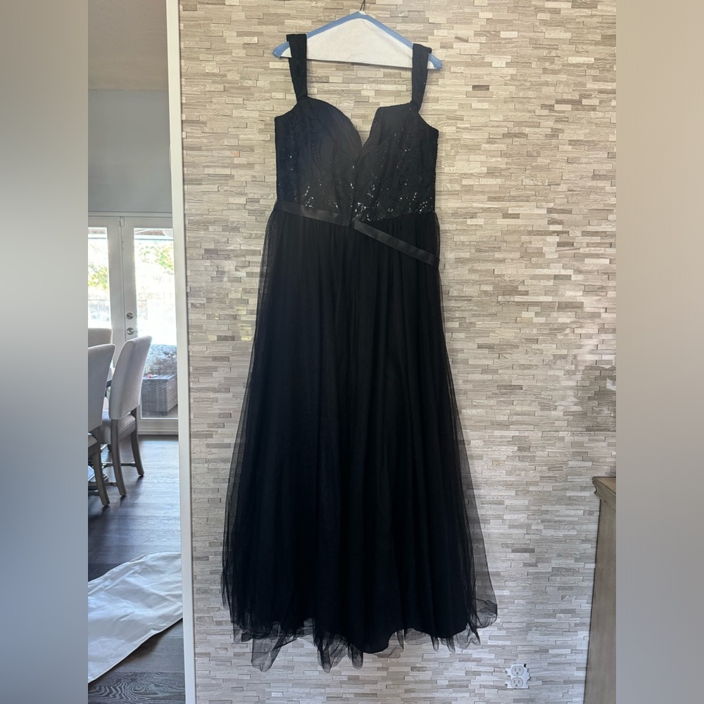 Avery Austin Tulle A-Line Dress With Sequin Lace Bodice - Picture 5 of 8